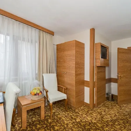 Selenay Hotell 3*